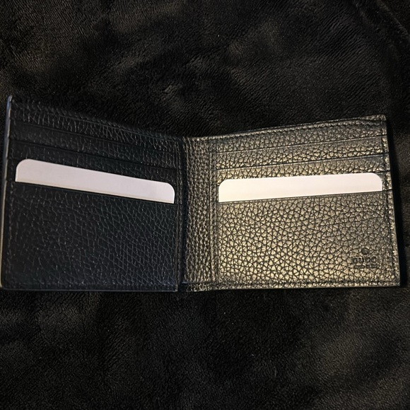 Brand new Gucci wallet in store still🎈🎈 - Picture 6 of 8